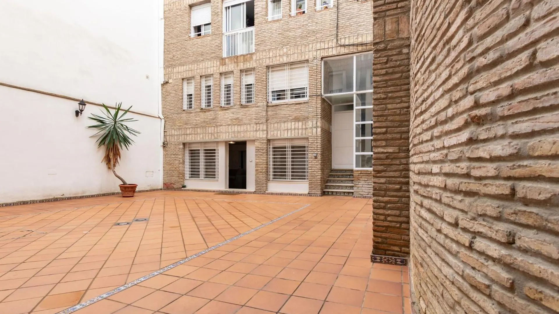 Apartment Alhondiga Central Suite By Valcambre Seville