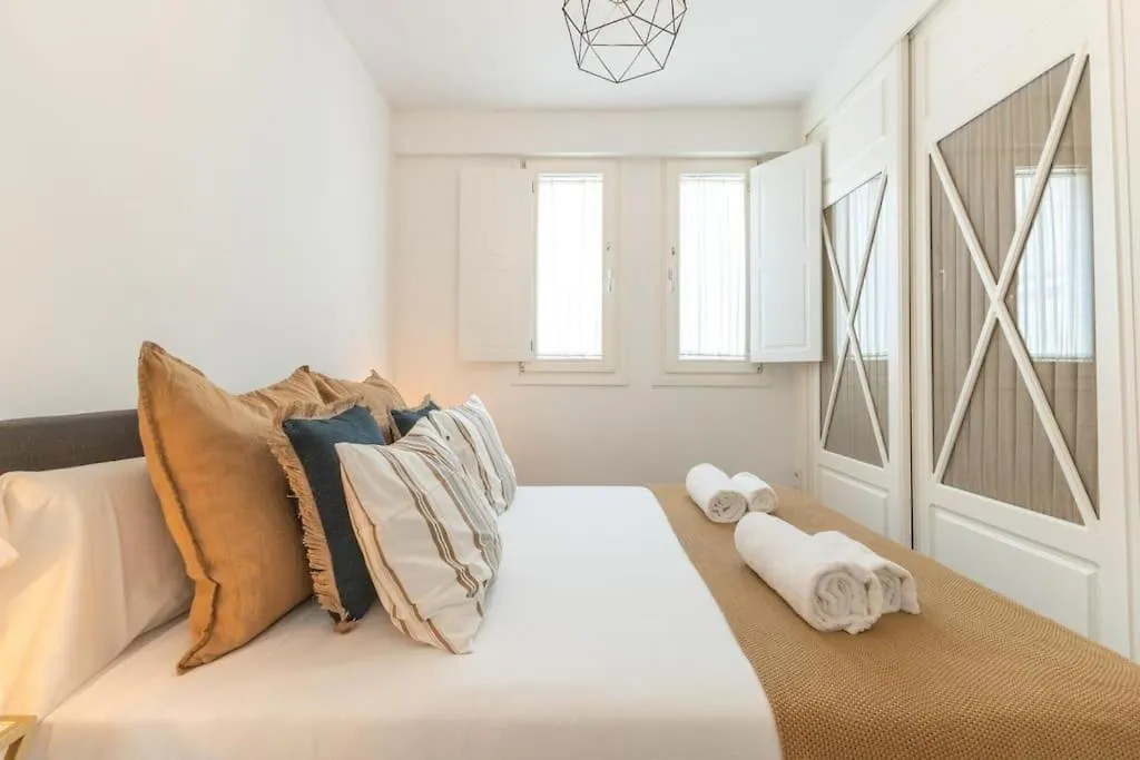 Apartment Alhondiga Central Suite By Valcambre Seville
