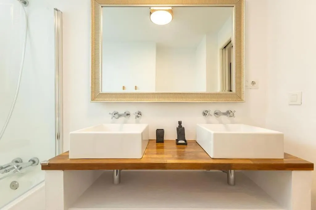 Alhondiga Central Suite By Valcambre Seville Spain